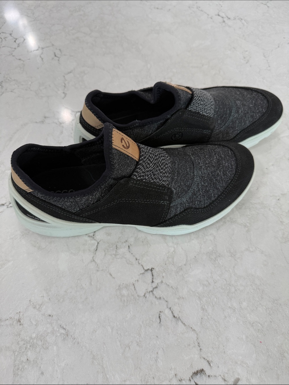 ECCO Yak Leather Slip On Sneakers Knit Gray Black Size 6.5